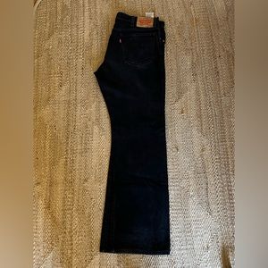 Selling pair of Levi’s 517 men’s jeans.